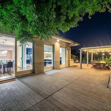 Belvedere - Pool, Sauna, Gym, Private Nightclub Villa *