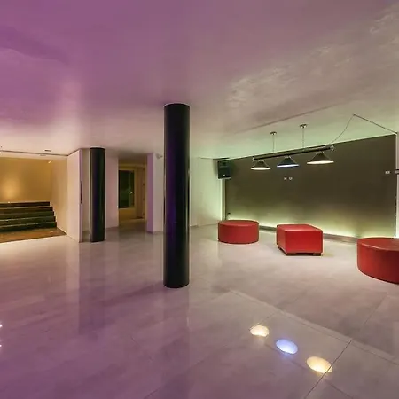 Belvedere - Pool, Sauna, Gym, Private Nightclub * San Fermo della Battaglia